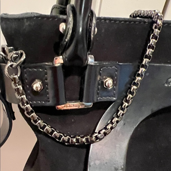 Salvatore Ferragamo Black Shoulder Bag with style chain attached❤️ - Picture 11 of 14